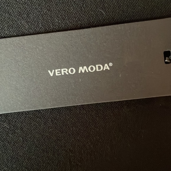 BNWT VERO MODA mixed media too - Picture 2 of 4